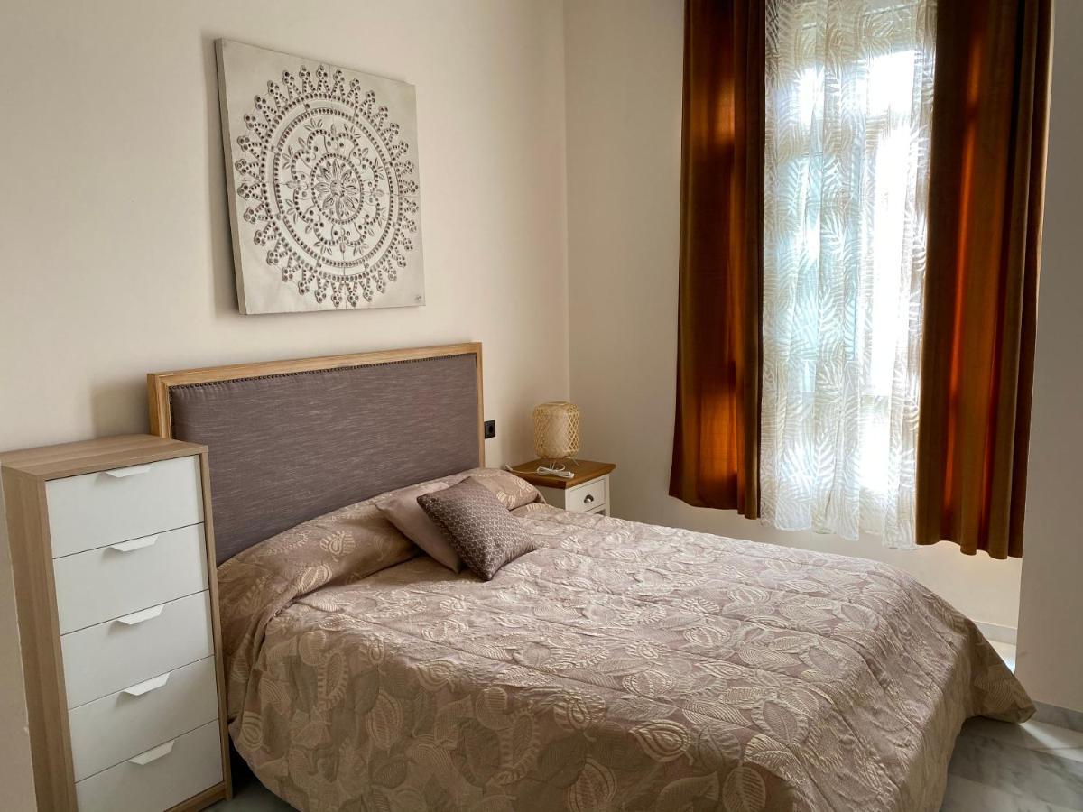 Duplex De Lujo En La Playa , Jacuzzy, Piscina, Chimenea Y Padel Benalmádena