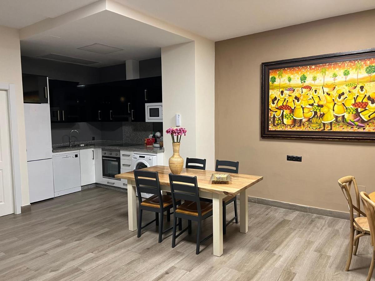 Duplex De Lujo En La Playa , Jacuzzy, Piscina, Chimenea Y Padel Benalmádena